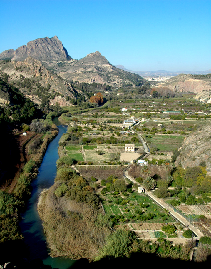 La hoya de Don García y el río Segura, España
