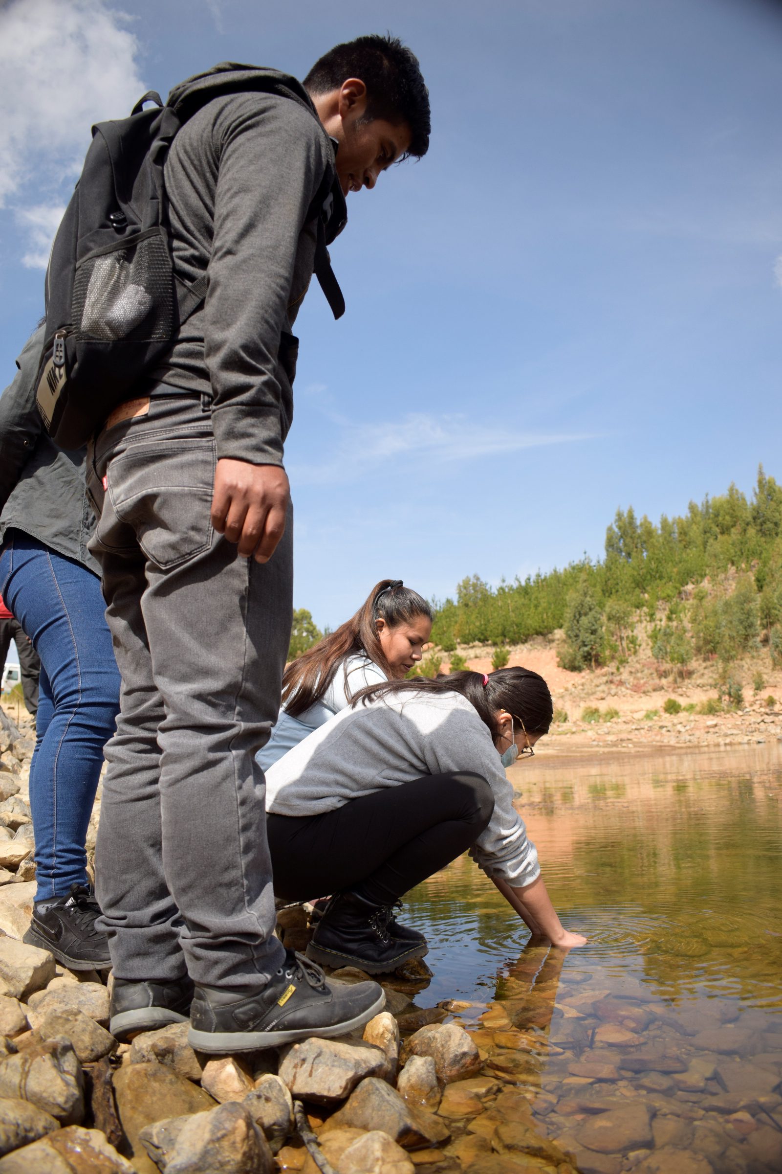 Primera toma de muestras, cuenca media del Río Rocha. Laguna San Isidro, Sacaba, Cochabamba