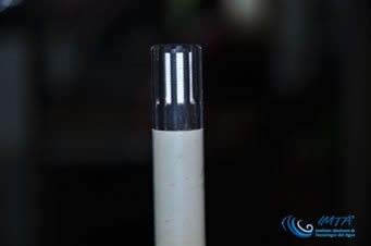 Sensor de temperatura ambiente y de humedad relativa, y su protector contra radiación solar.